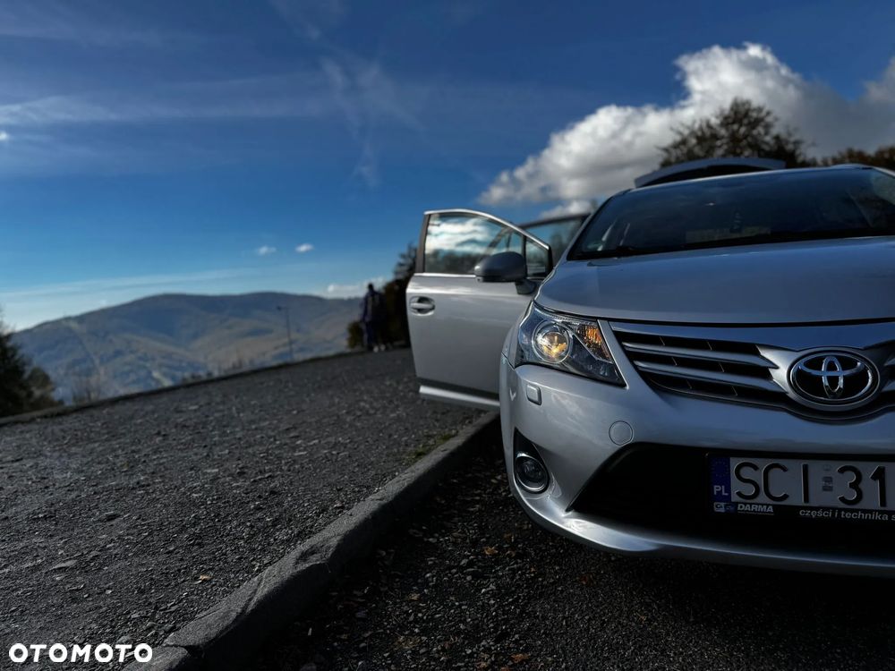 Toyota Avensis - 23