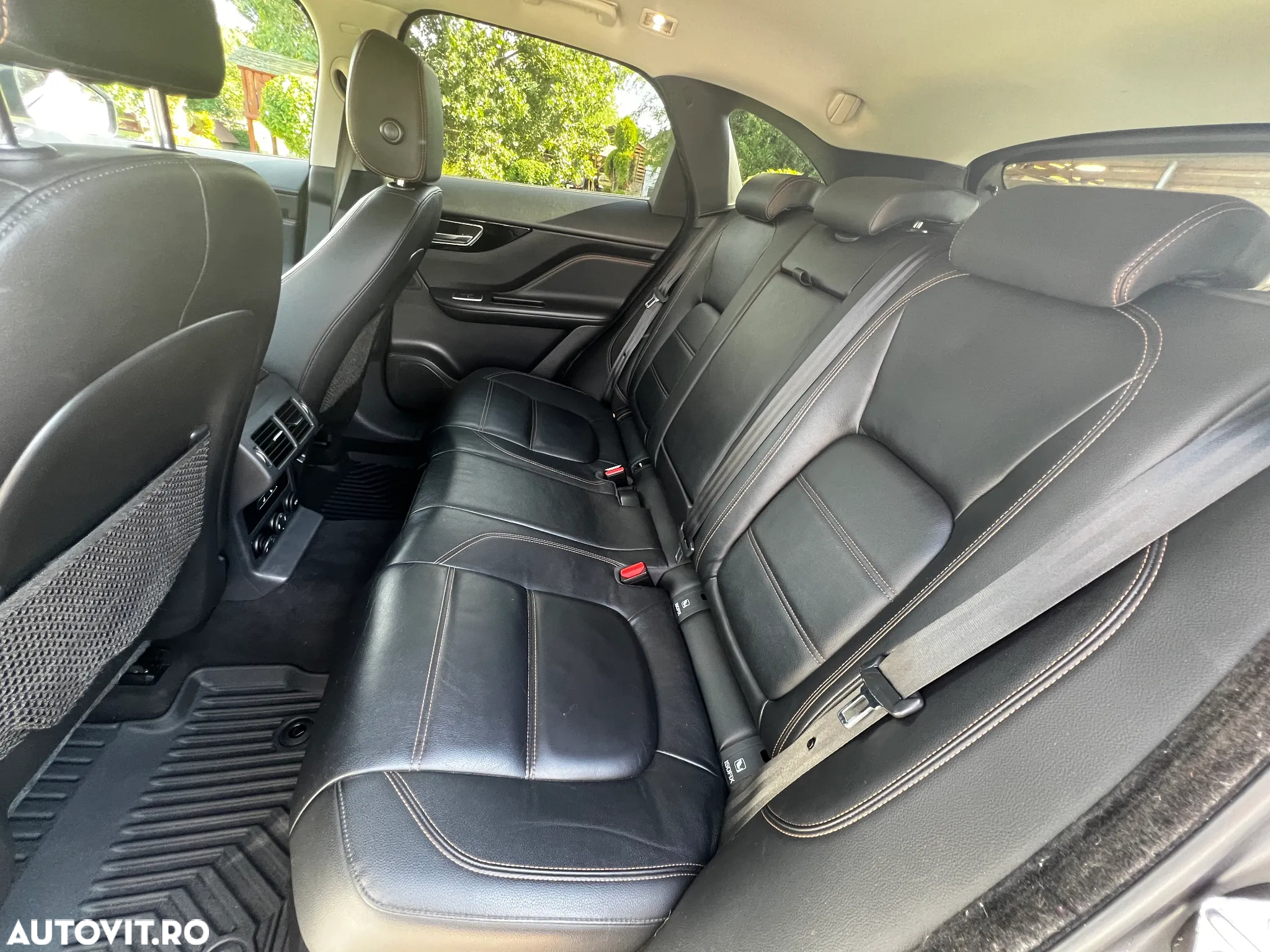 Jaguar F-Pace 3.0 AWD First Edition - 32