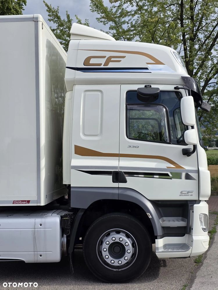 DAF CF 330 / 10.2017 / KONTENER MEBLOWY / IZOTERMA / WINDA / 18 PALET / E6 / NISKI PRZEBIEG / Z NIEMIEC / JAK NOWY / DUŻY SILNIK  10 837cm3// - 7