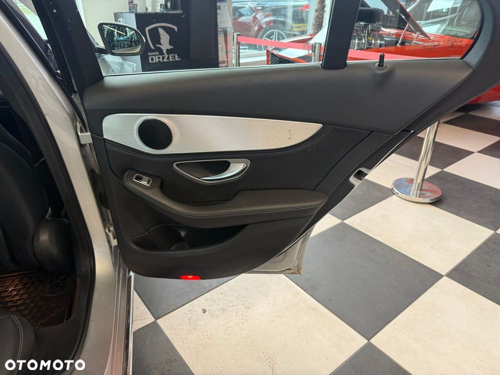 Mercedes-Benz Klasa C - 12