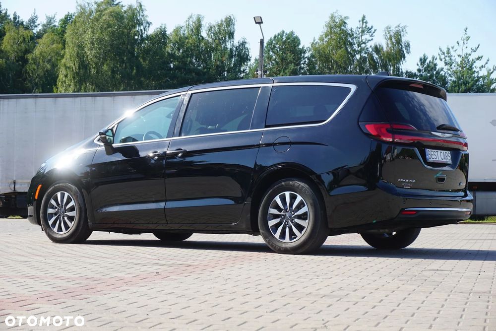 Chrysler Pacifica - 7