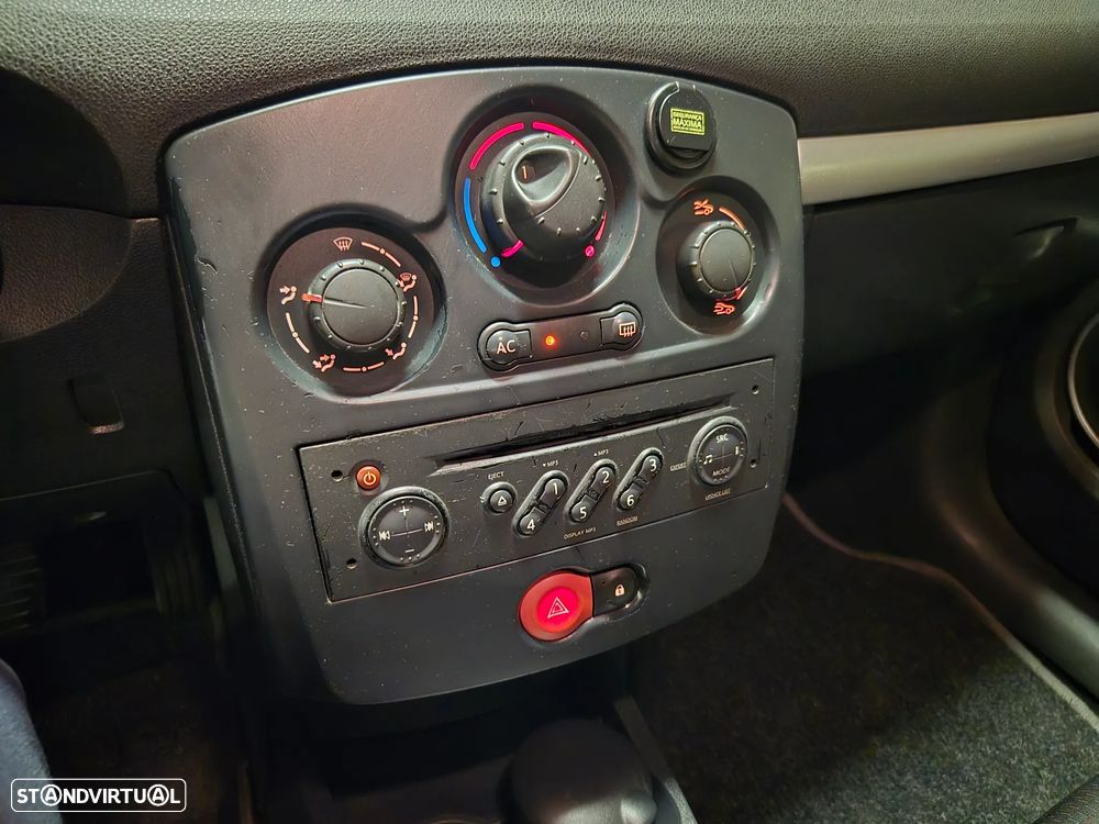 Renault Clio 1.2 16V Dynamique - 20