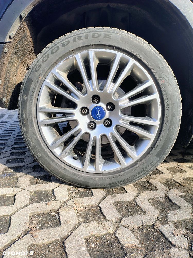 Ford Kuga 2.0 TDCi Titanium FWD - 25