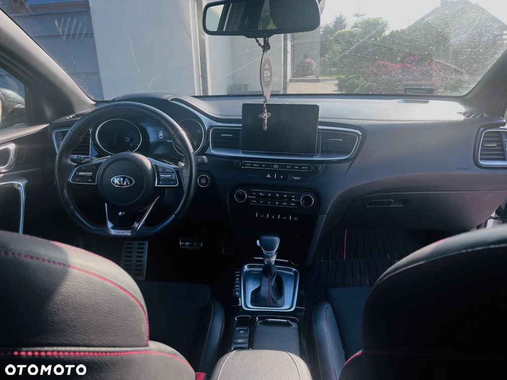 Kia ProCeed - 10