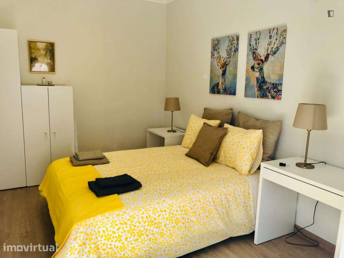 Apartamento com 1 quartos - localizado em Roma-Areeiro Lisbon - Grande imagem: 2/12