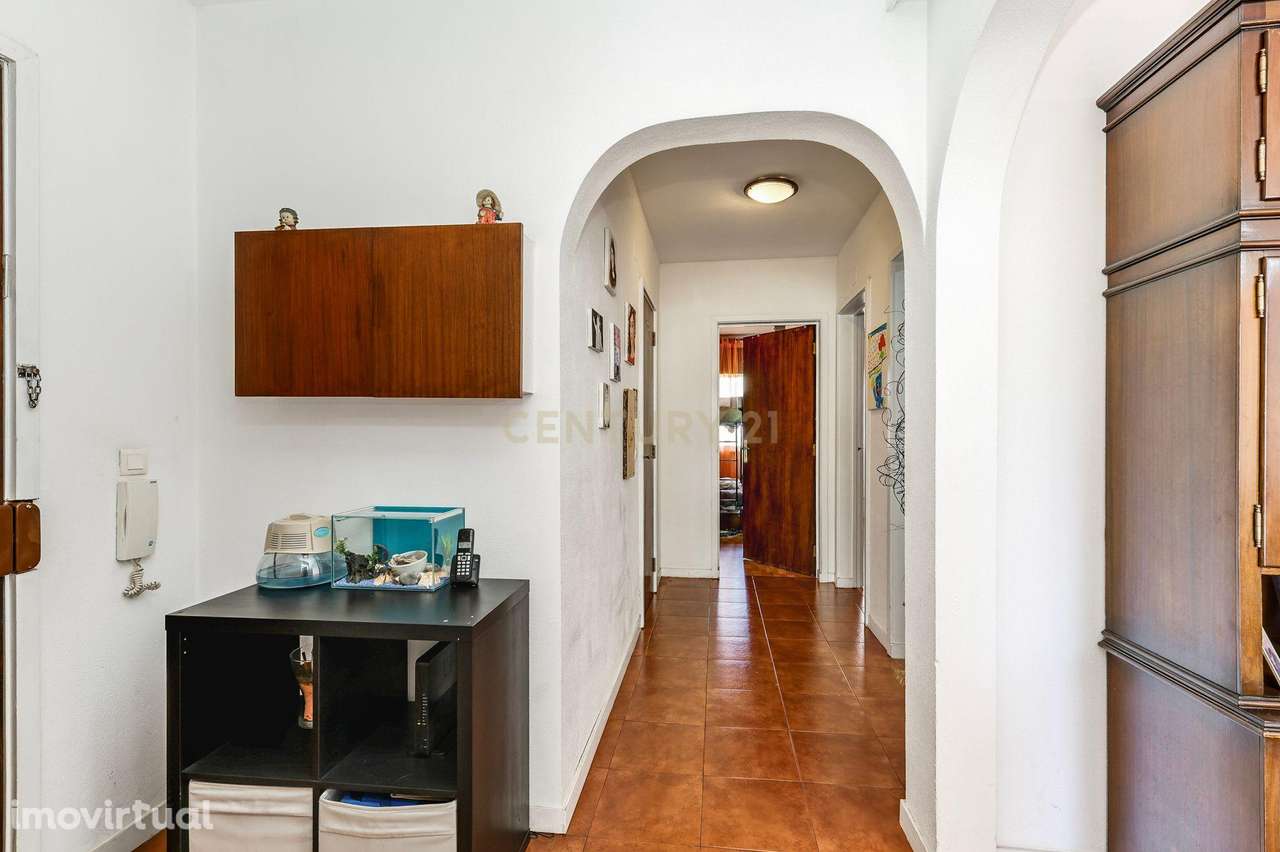 Apartamento T2 em Alfornelos com Vista Desafogada - Grande imagem: 2/15