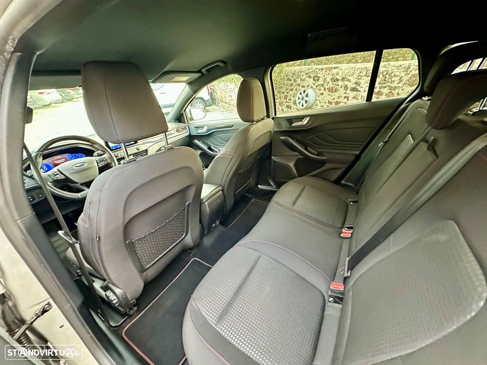 Ford Focus SW 1.0 EcoBoost Hybrid ST-LINE X - 49