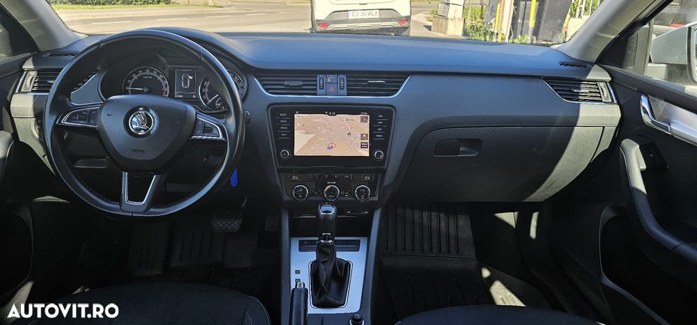 Skoda Octavia 1.6 TDI DSG Ambition - 9