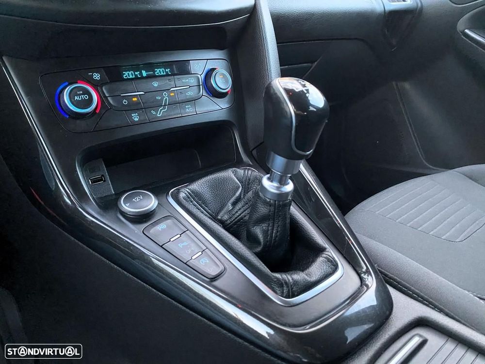 Ford Focus SW 1.5 TDCi Titanium - 22
