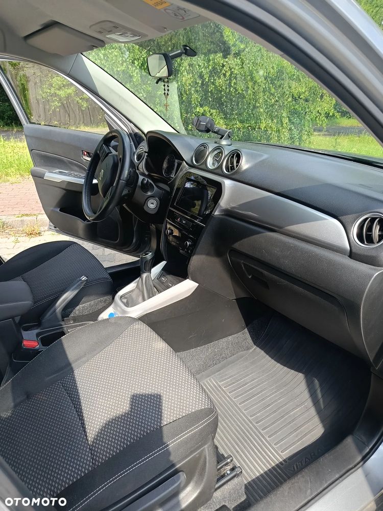 Suzuki Vitara 1.6 Comfort 2WD - 12