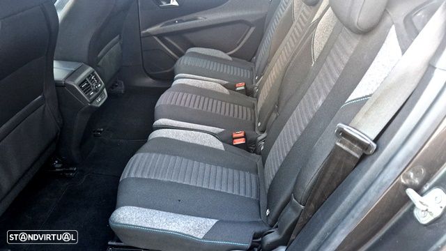 Peugeot 5008 PureTech 130 EAT8 Stop & Start Allure Pack - 8