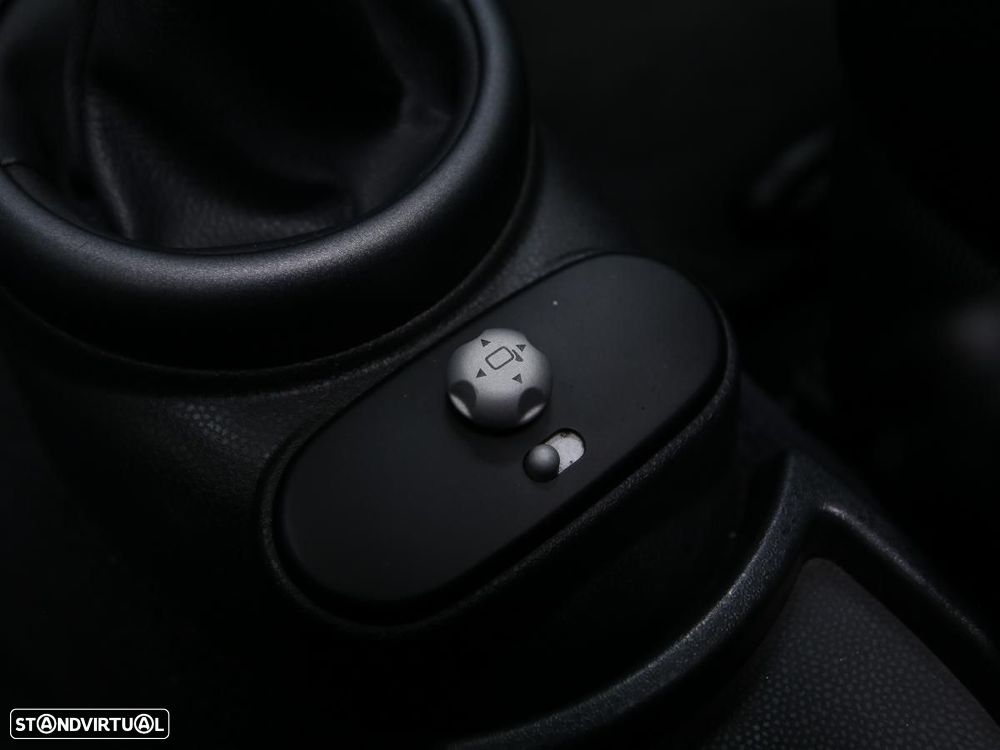 MINI 3 Portas One 1.4 D - 18