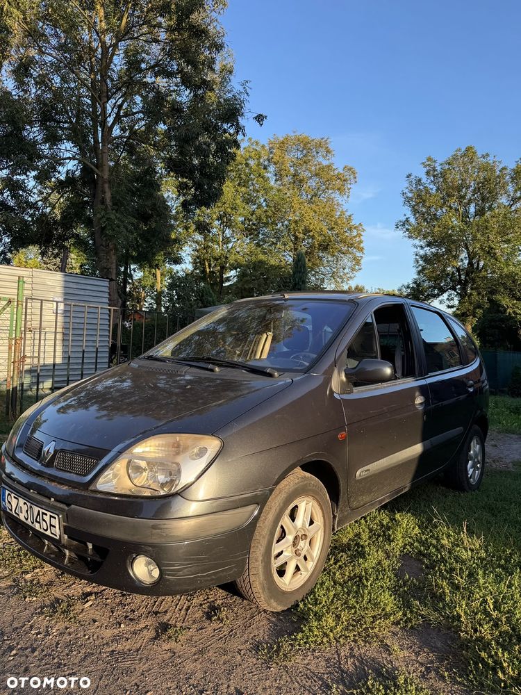 Renault Scenic - 1