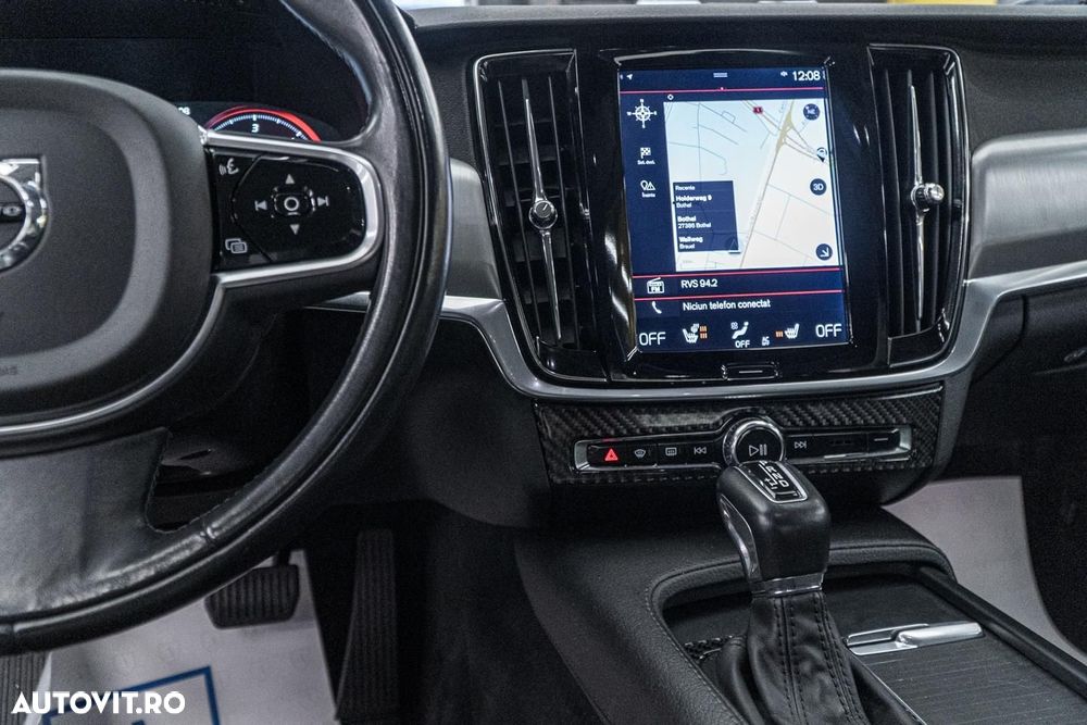 Volvo S90 D4 Geartronic Momentum Pro - 33