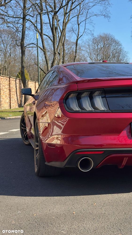Ford Mustang 5.0 V8 GT - 10