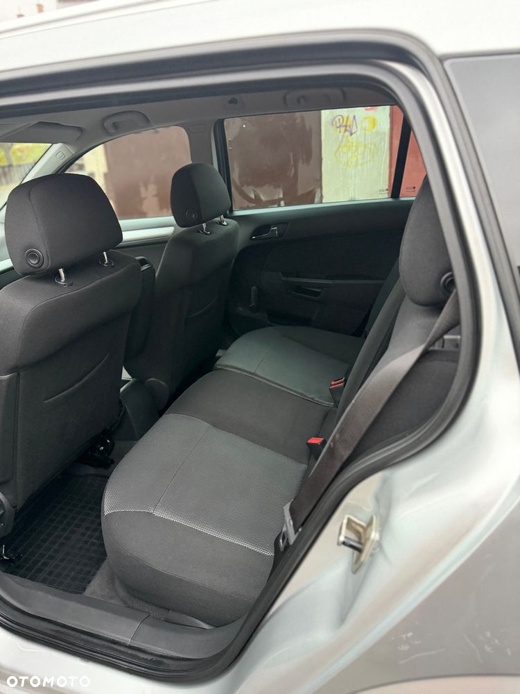 Opel Astra 1.6 - 9