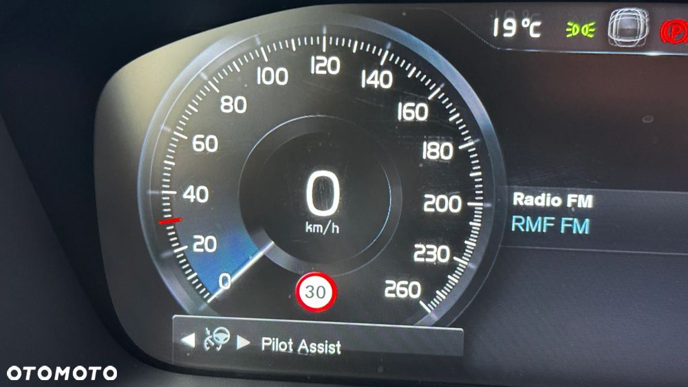 Volvo V60 B4 D R-Design - 15