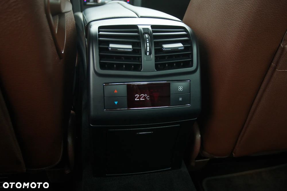 Mercedes-Benz Klasa E 350 CGI BlueEFFICIENCY 7G-TRONIC Avantgarde - 25