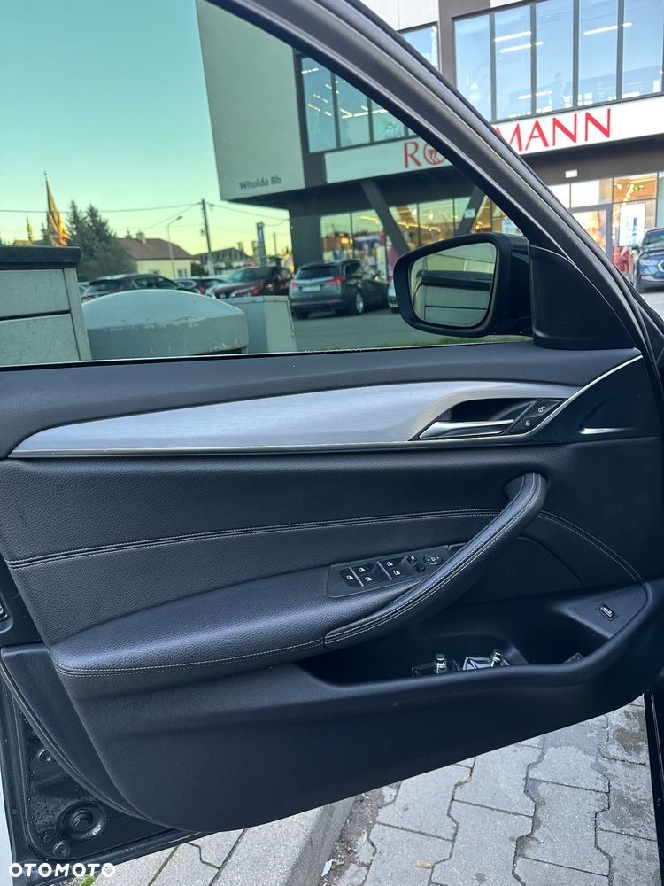 BMW Seria 5 520d Luxury Line sport - 22