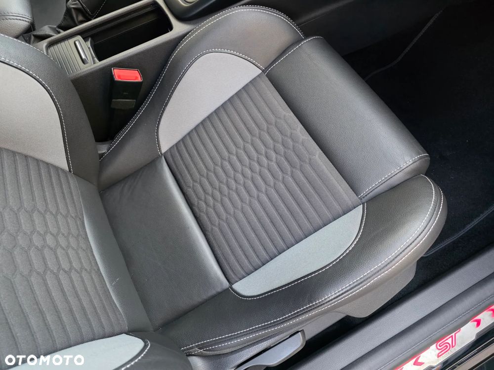 Ford Focus 2.0 EcoBoost ST-2 - 20