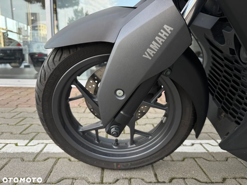 Yamaha X-max - 12