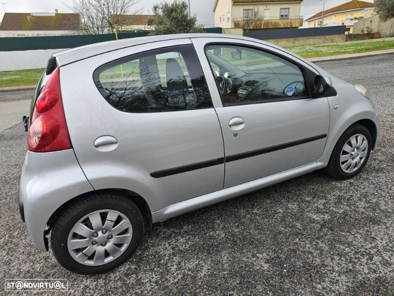 Peugeot 107 1.0 Urban - 12