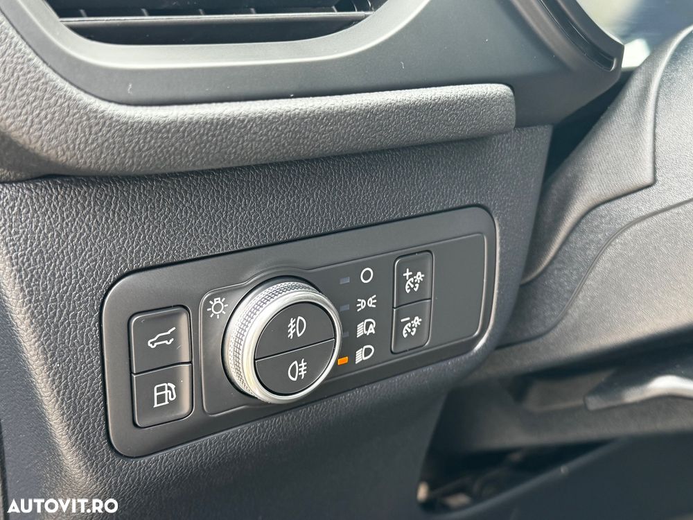 Ford Kuga - 38