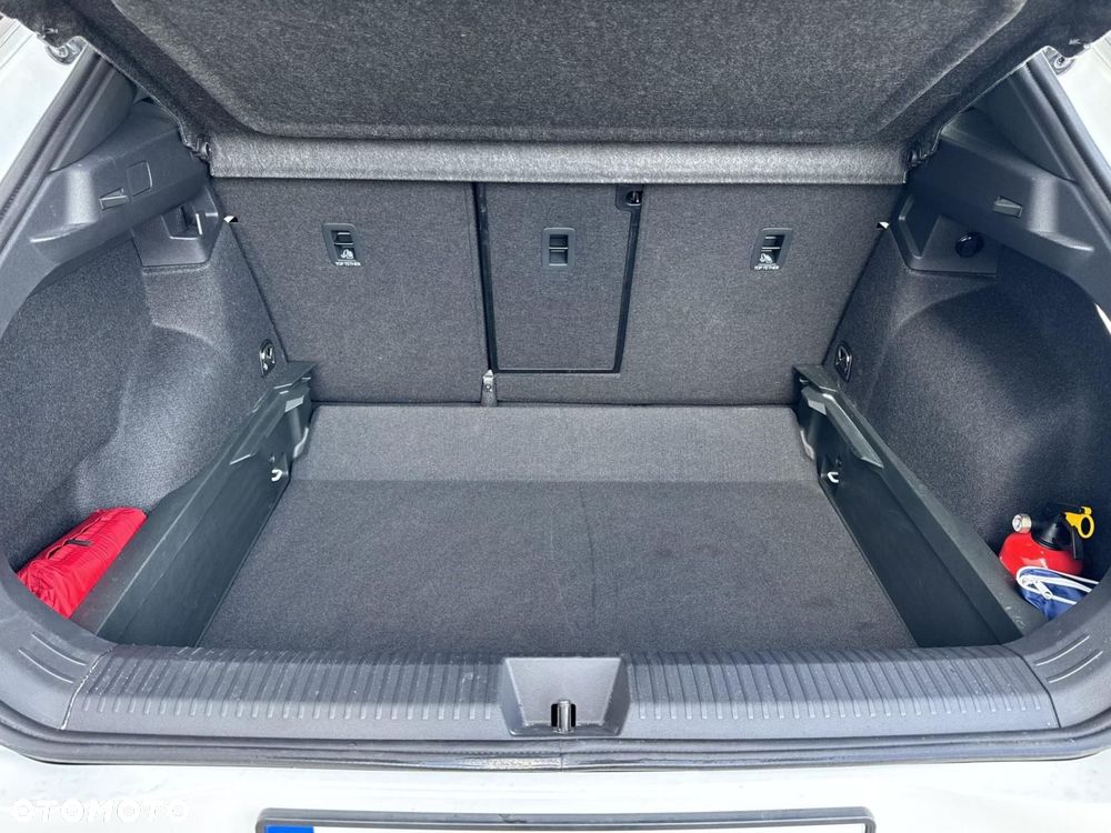 Volkswagen T-Roc - 18
