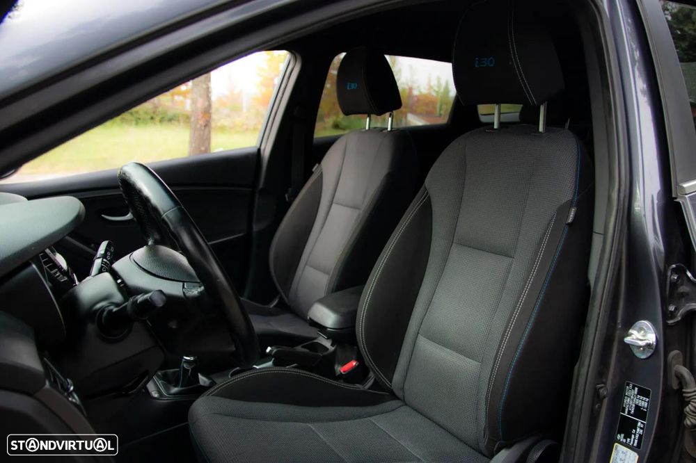 Hyundai i30 SW 1.6 CRDi GO! - 48