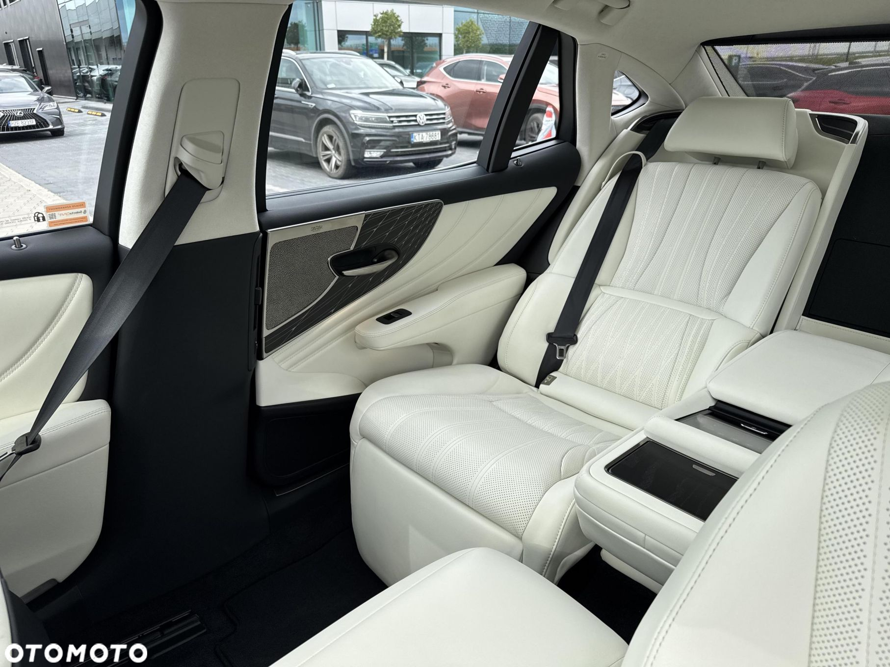 Lexus LS - 30