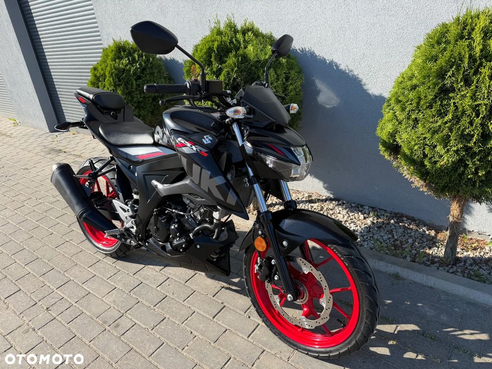 Suzuki GSX - 4