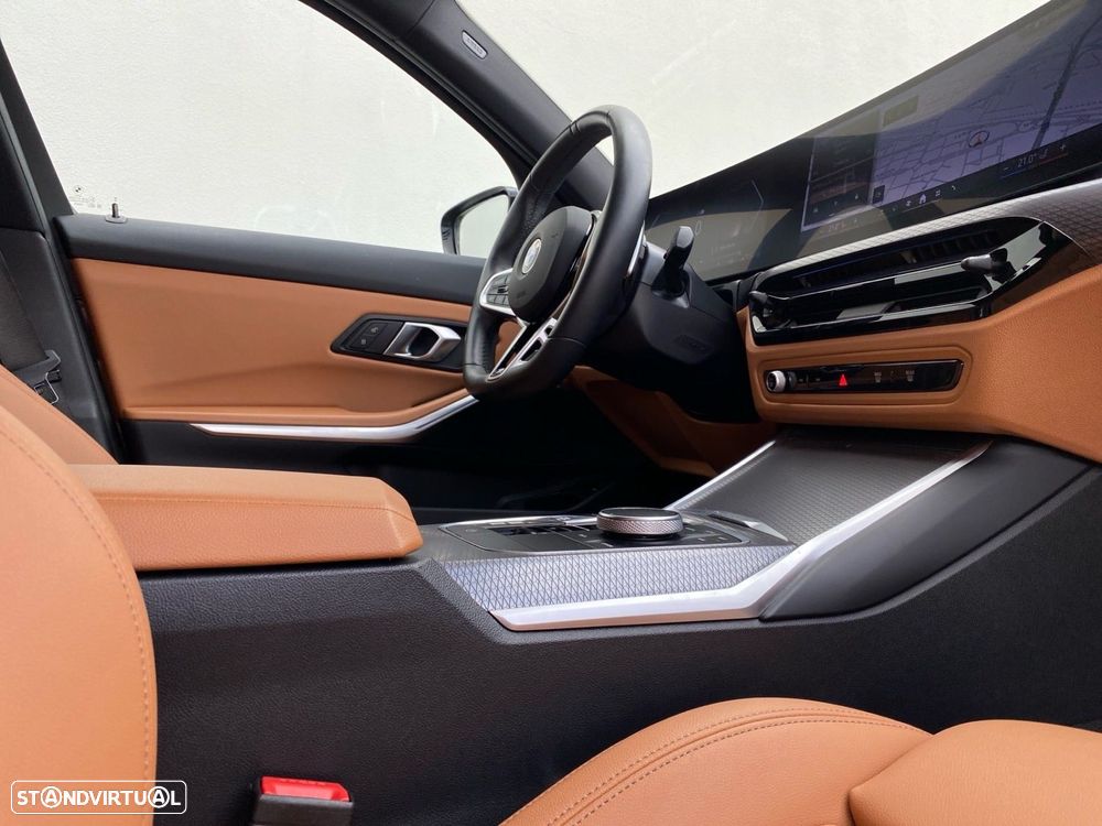 BMW 318 d Pack Desportivo M Auto - 14