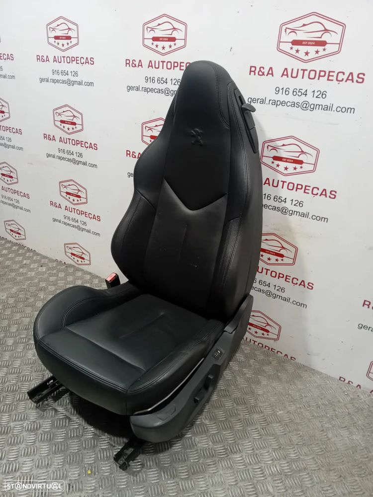 Conjunto de Bancos Peugeot RCZ Em Pele - 13