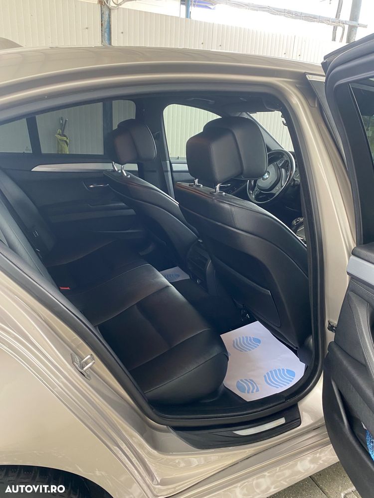 BMW Seria 5 520d xDrive - 10