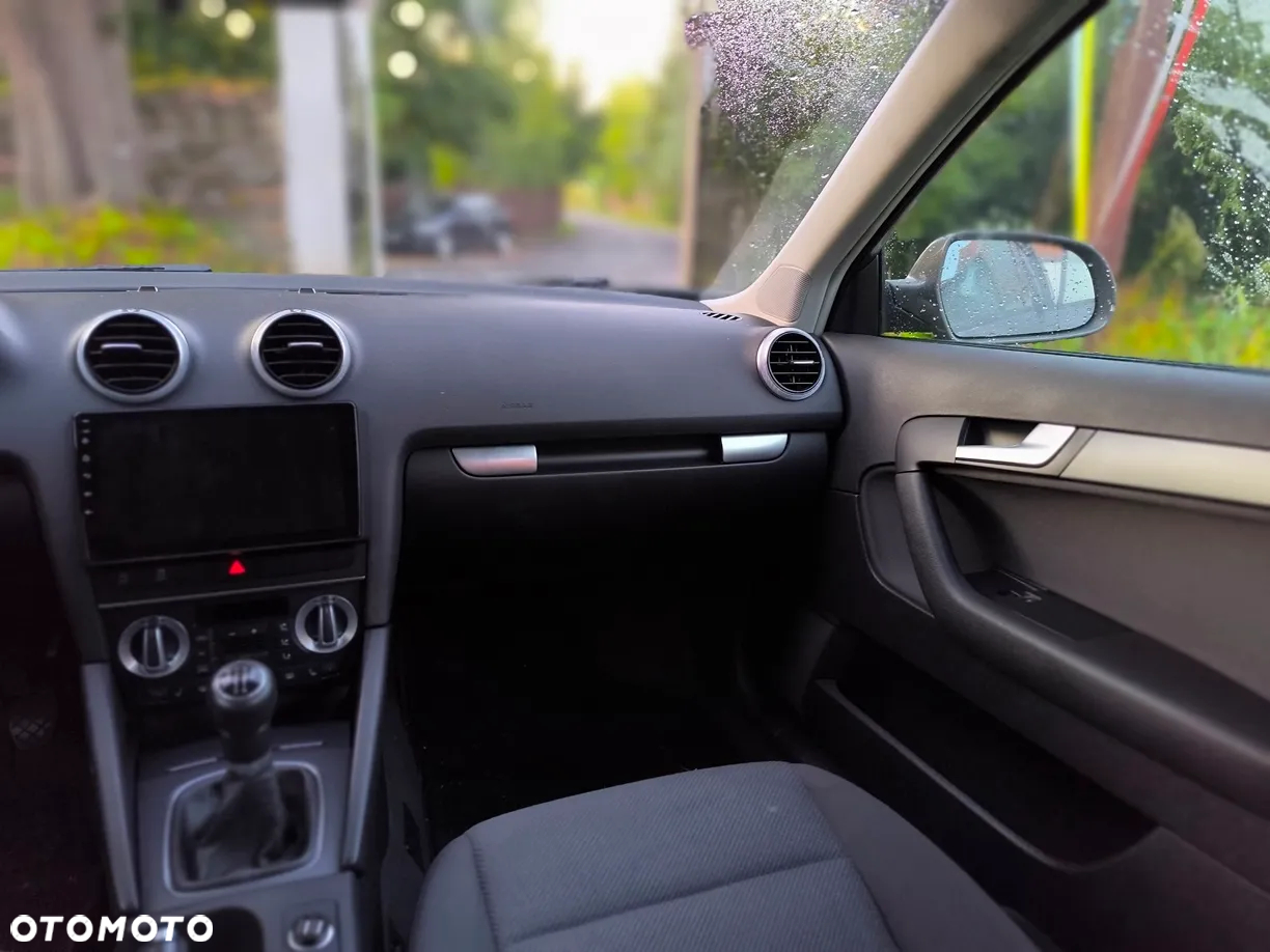 Audi A3 Sportback 1.6 TDI Ambiente - 9