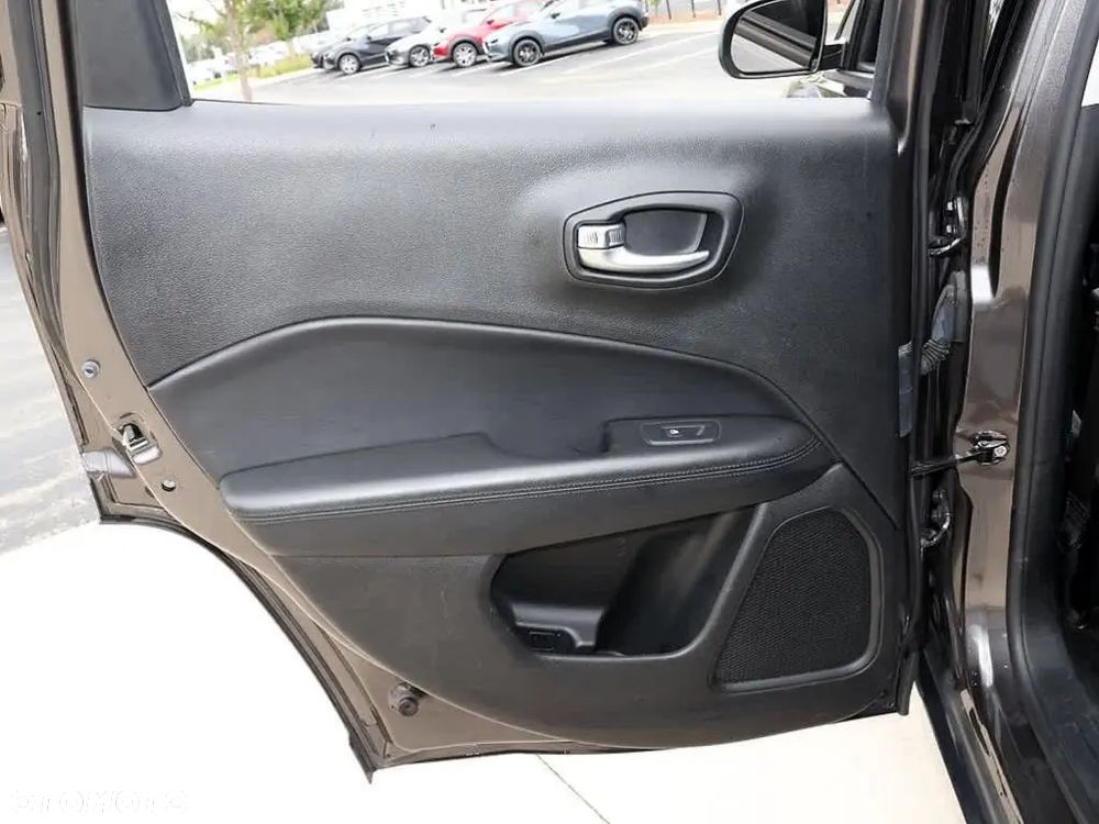 Jeep Compass - 20