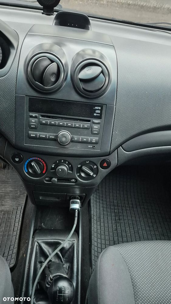 Chevrolet Aveo - 18