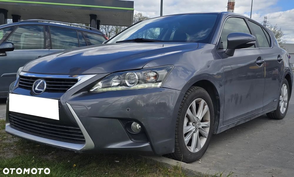 Lexus CT - 3