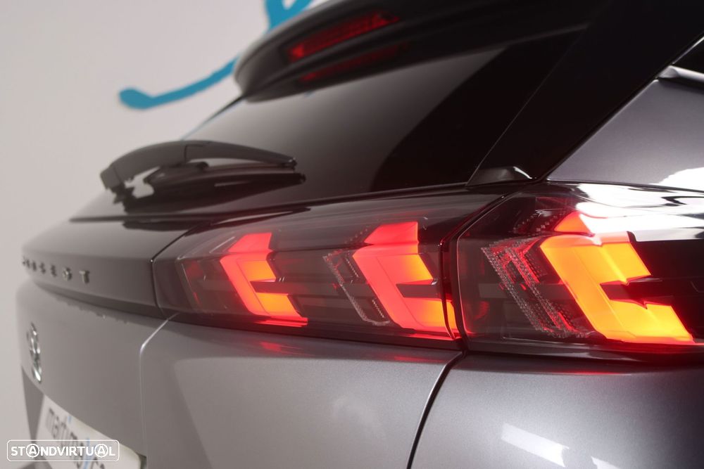 Peugeot e-2008 50 kWh Active Pack - 25