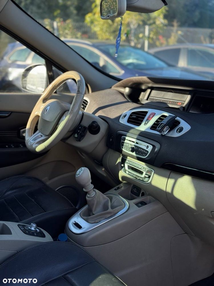 Renault Grand Scenic - 8