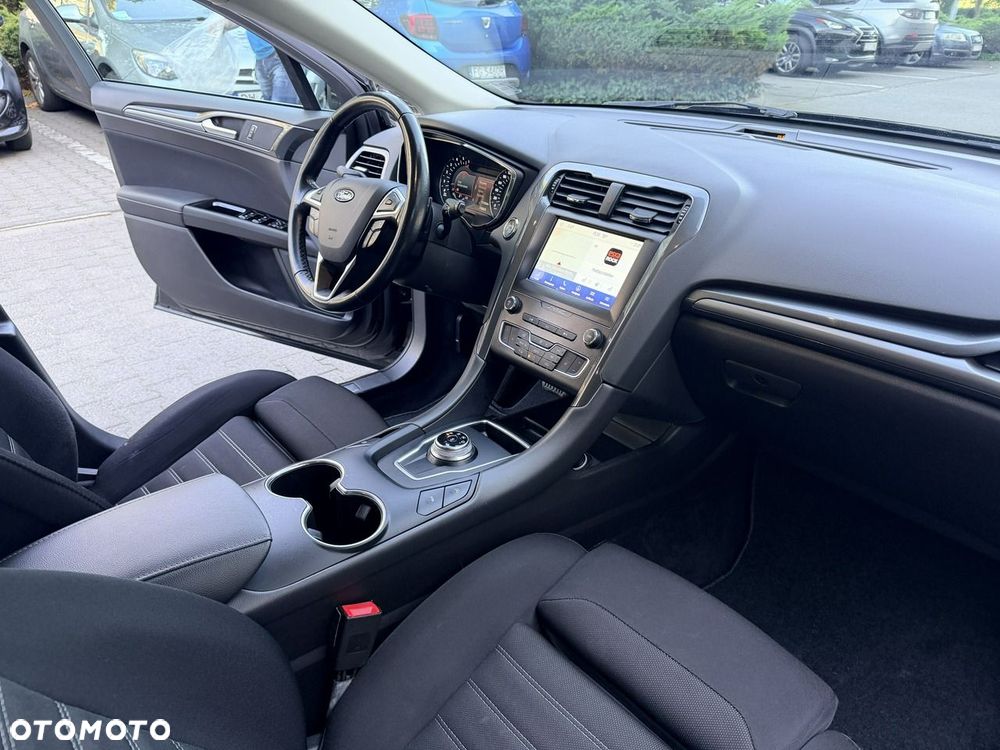 Ford Mondeo - 39