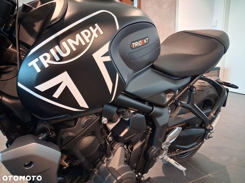 Triumph Trident - 12