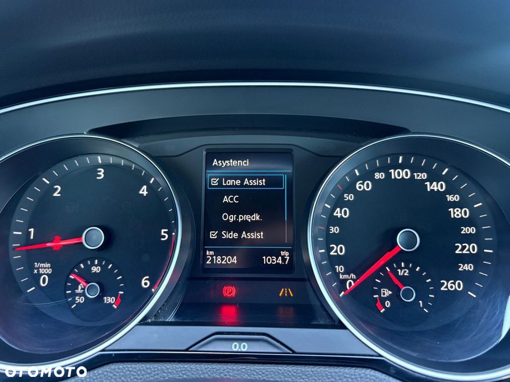 Volkswagen Passat - 22