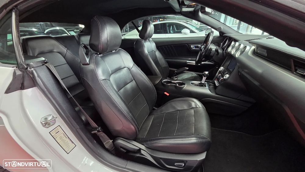 Ford Mustang Cabrio 2.3 Eco Boost - 24