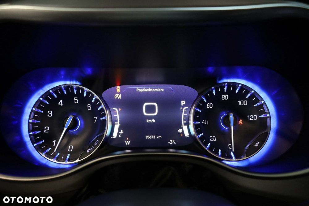 Chrysler Pacifica - 19