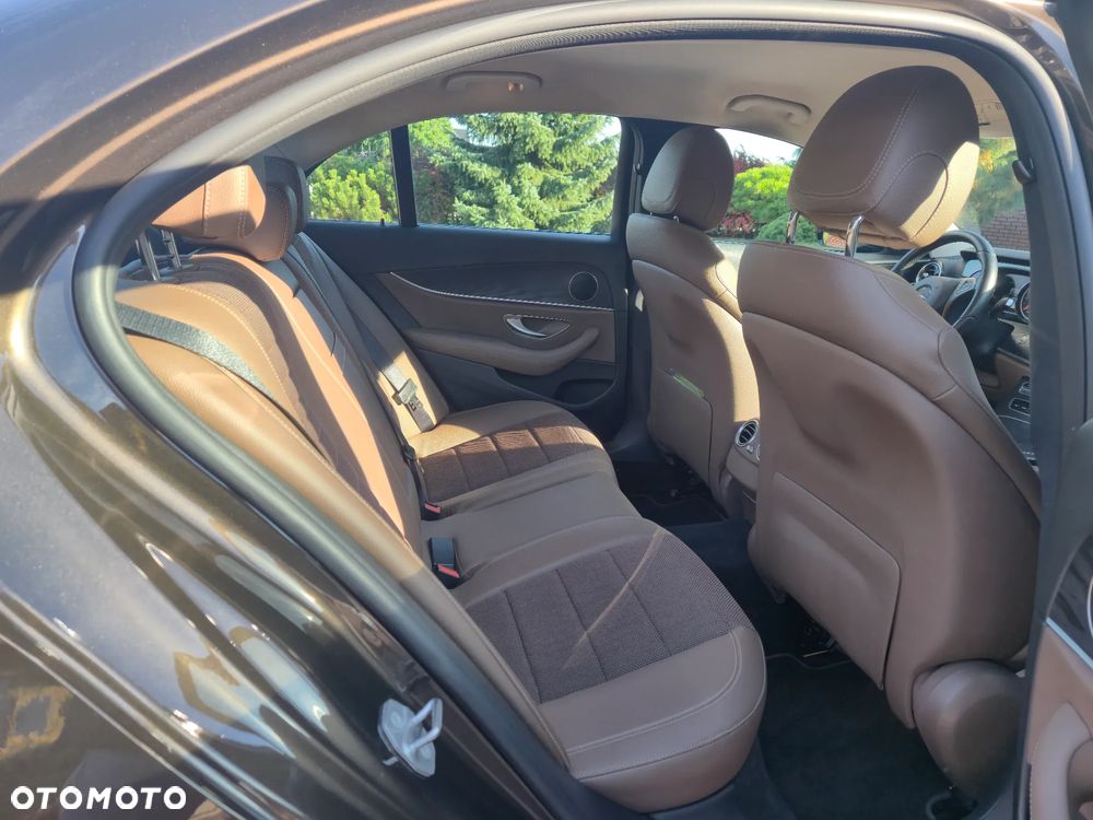 Mercedes-Benz Klasa E 220 d 4-Matic 9G-TRONIC - 5