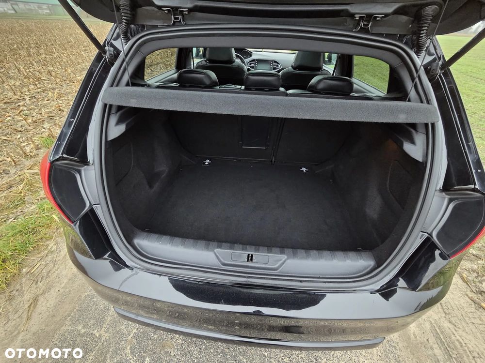 Peugeot 308 BlueHDi 180 EAT6 GT - 15