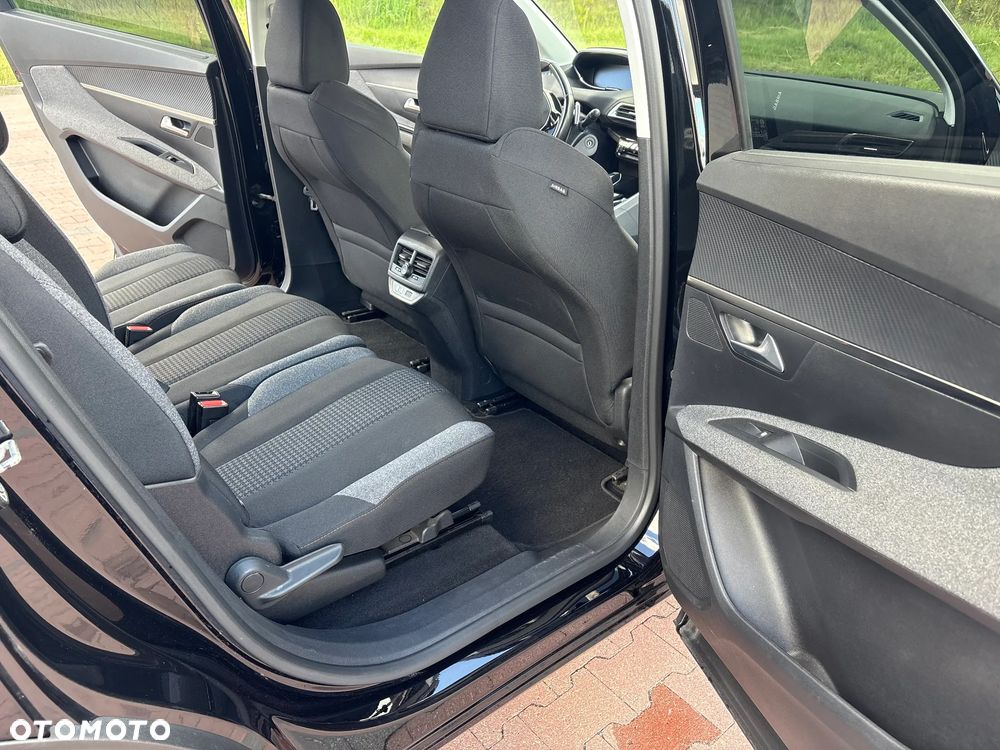 Peugeot 5008 BlueHDI 130 EAT8 Active Business-Paket - 18