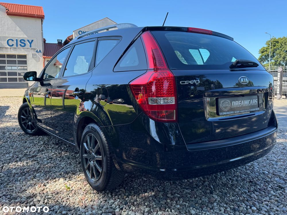 Kia Ceed - 9