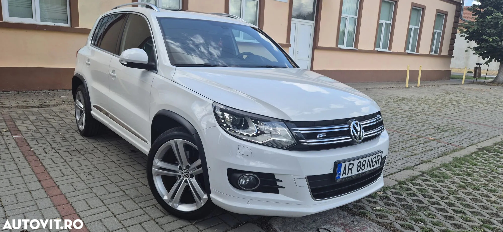 Volkswagen Tiguan - 2